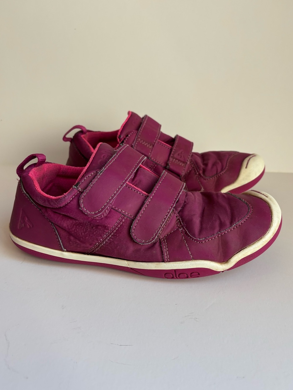 Plae Lucien Velcro Strap Minimalist Sneakers Shoes Fuschia Girl Size 3.5